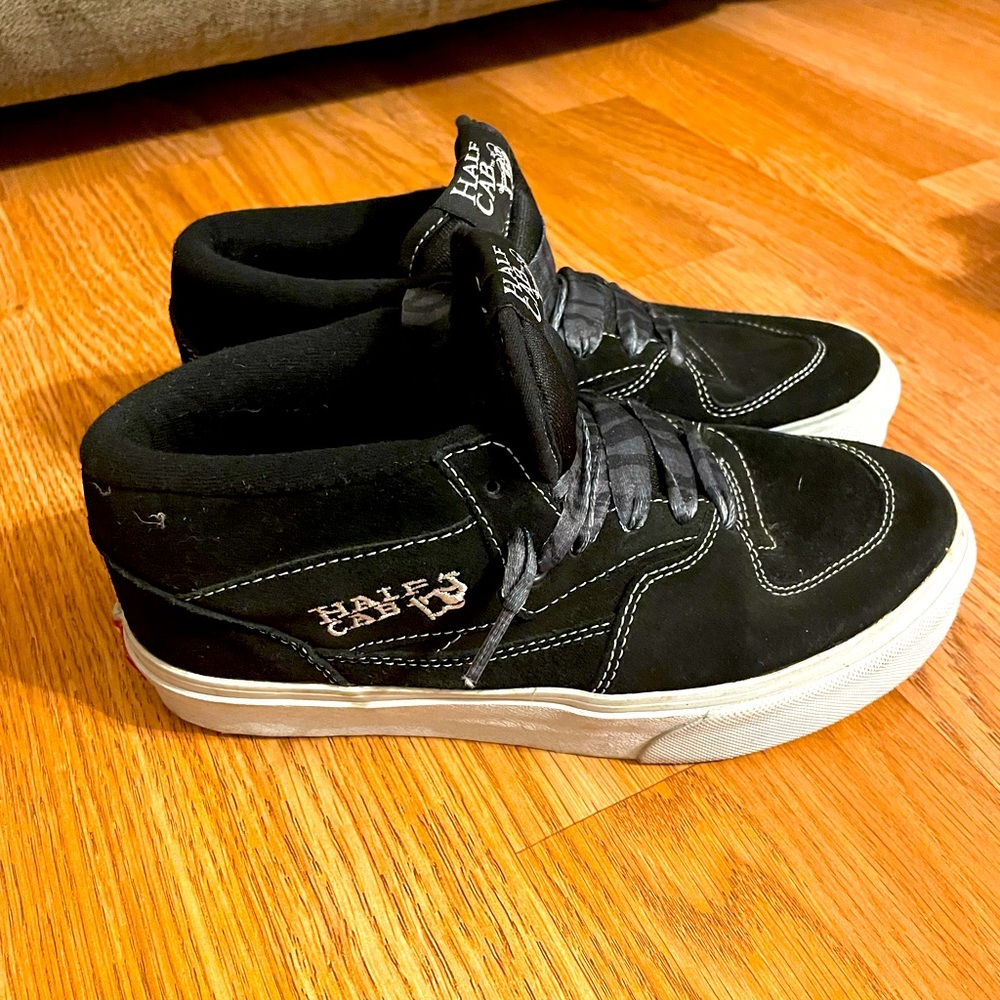 Size 6 - VANS Half Cab Black